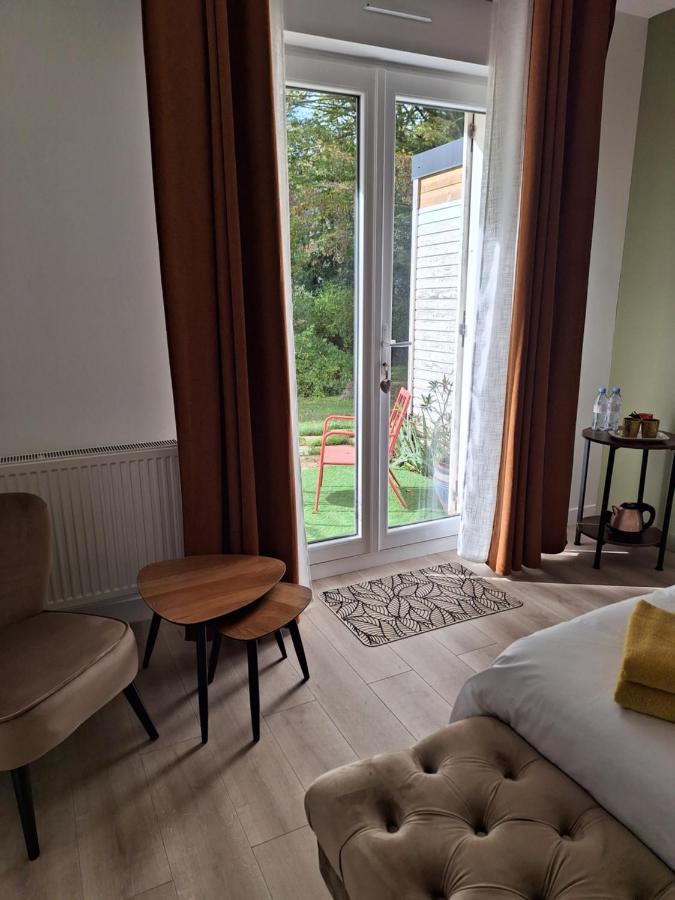 Le Pre Du Buis Bed & Breakfast Yvre-l'Eveque Bagian luar foto